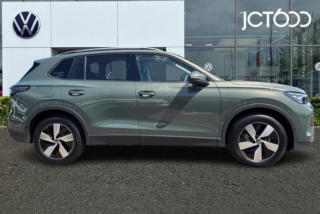 VOLKSWAGEN Tiguan Photo 4