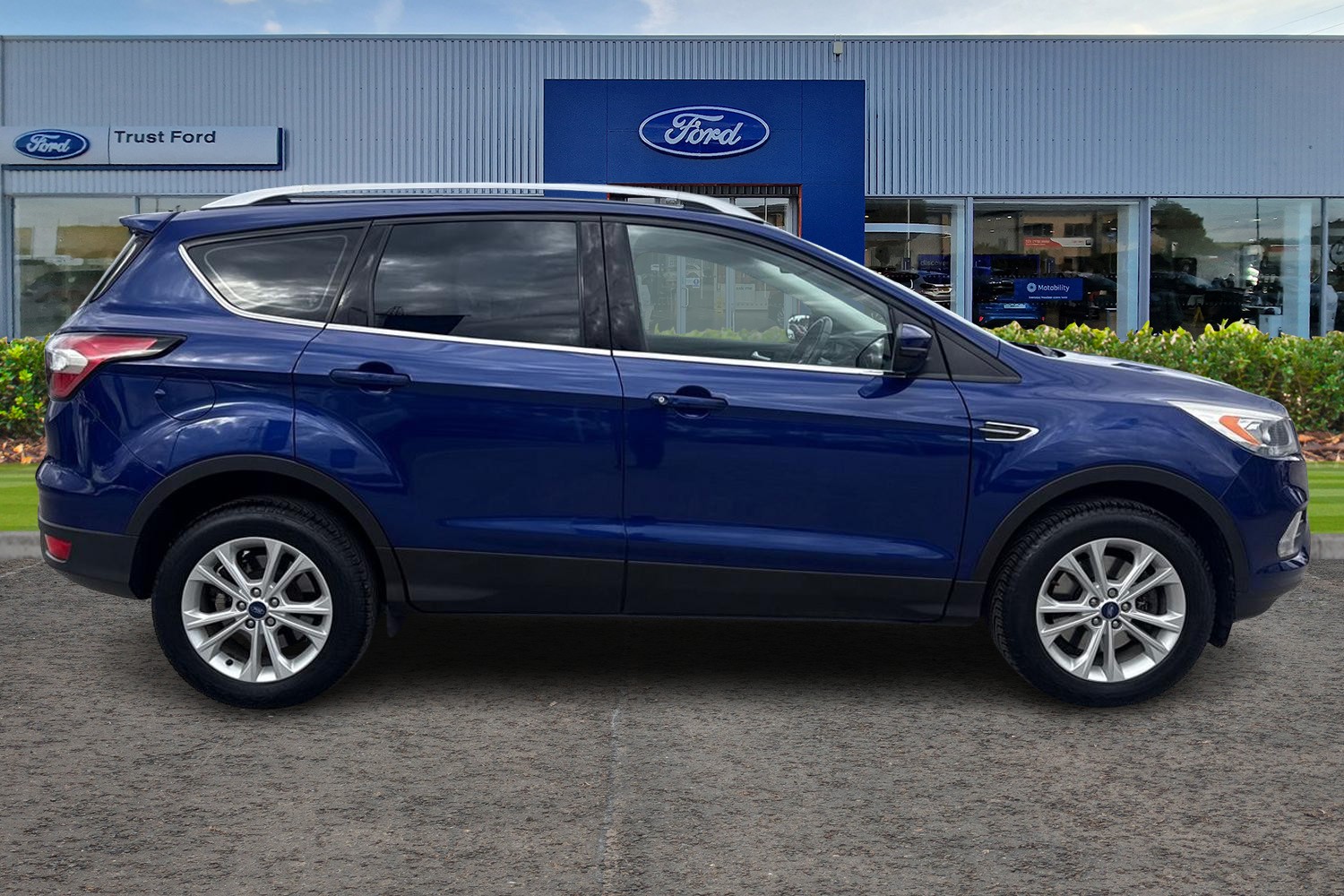 Ford KUGA Photo 2