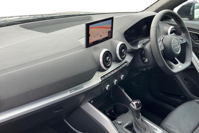 AUDI Q2 Photo 2