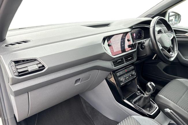 VOLKSWAGEN T-Cross Photo 2