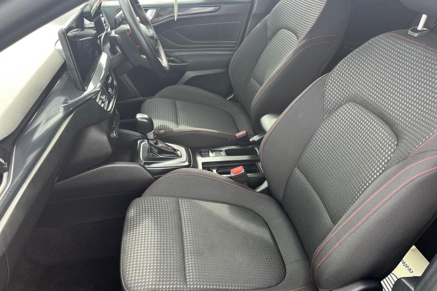 Ford FOCUS Photo autoimg-b59c418954faec5c501531dadb990870afa4ffe0.jpg