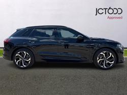 AUDI e-tron Photo 4