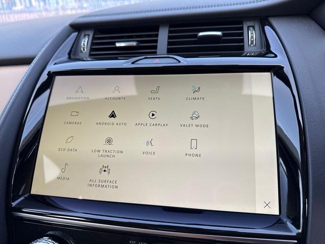 JAGUAR E-Pace Photo 41