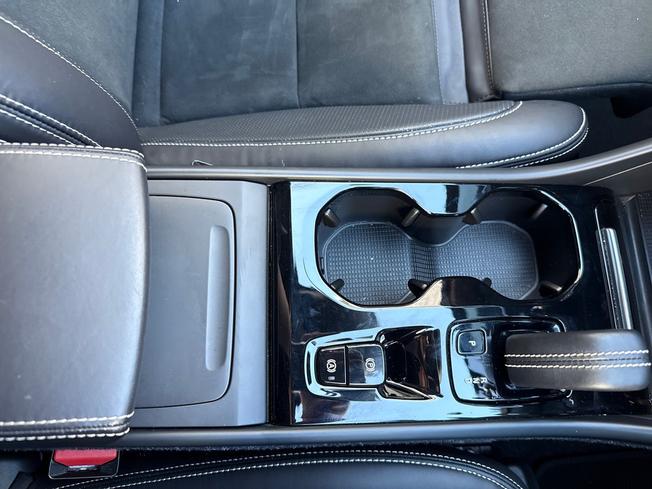 VOLVO Xc40 Photo 50