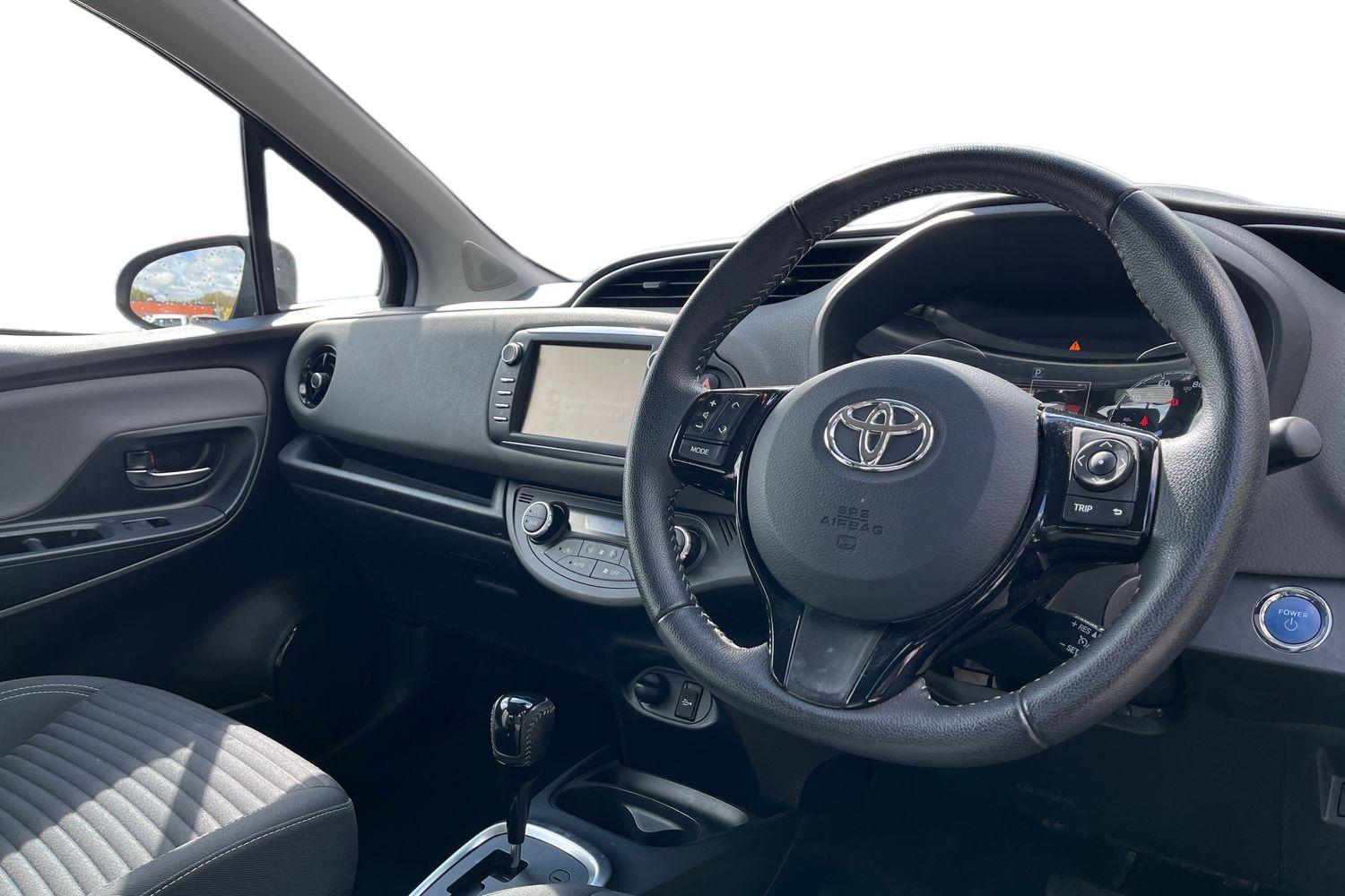 Toyota Yaris Photo 8