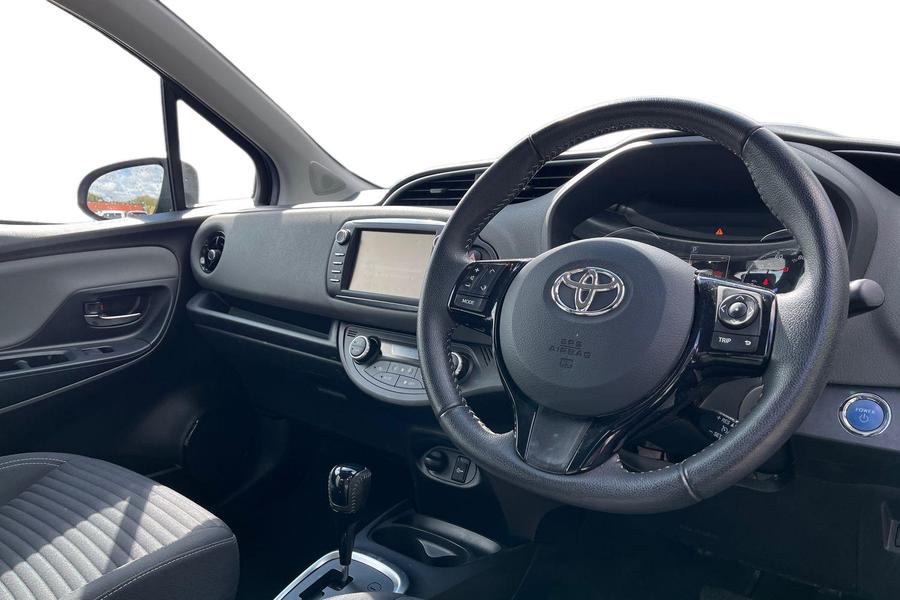 Toyota Yaris Photo autoimg-b5a424443862ff6007a57b7a556f02b7936af060.jpg