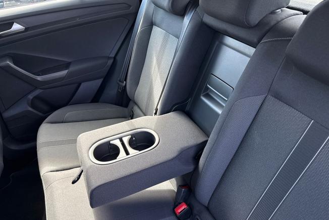 VOLKSWAGEN T-Roc Photo 33