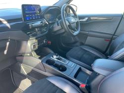 FORD Kuga Photo 2