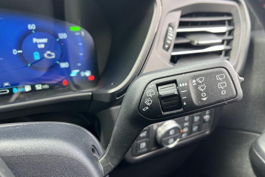 Ford Kuga Photo autoimg-b5a72a68b88ed3e378edffac3352b56e110de33b.jpg