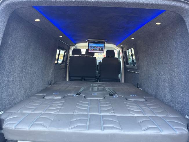 VOLKSWAGEN Transporter Photo 45