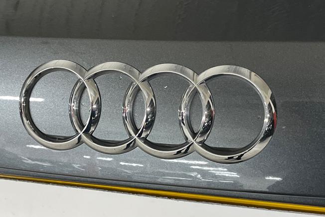 AUDI Q3 Photo 35