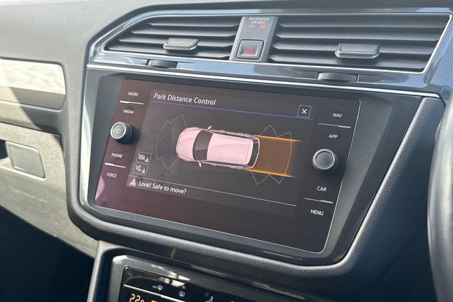 VOLKSWAGEN Tiguan Allspace Photo 24