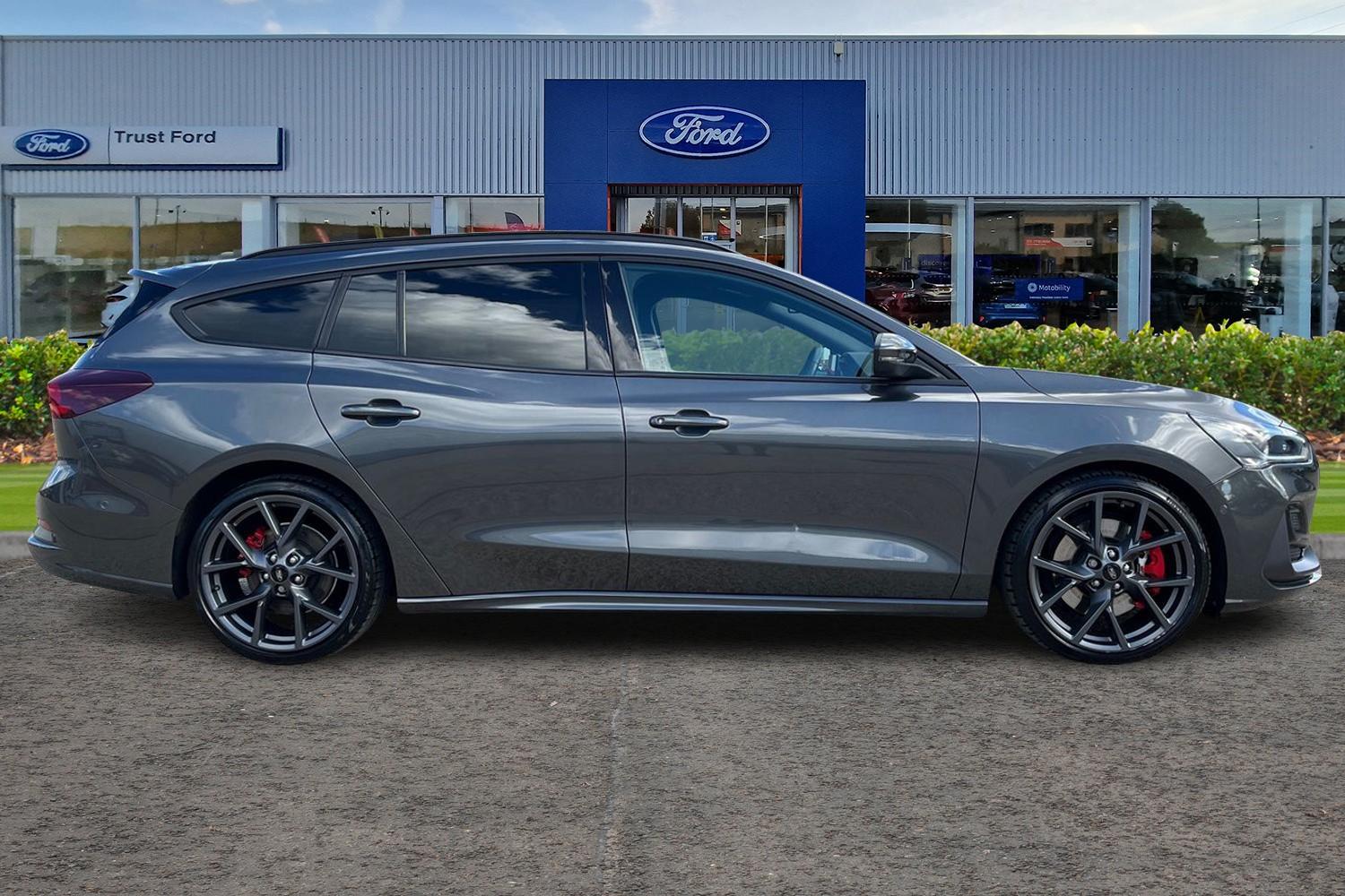 Ford Focus Photo 2
