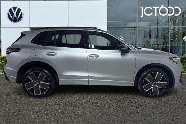 VOLKSWAGEN Tiguan Photo 4