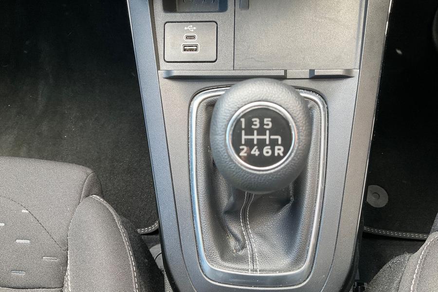 Ford PUMA Photo autoimg-b5bf45e6d312b84658e680cbf13c1b4cf6312920.jpg