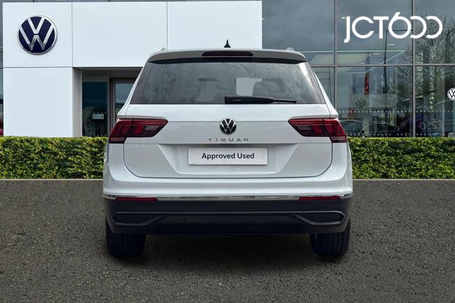 VOLKSWAGEN Tiguan Photo 7
