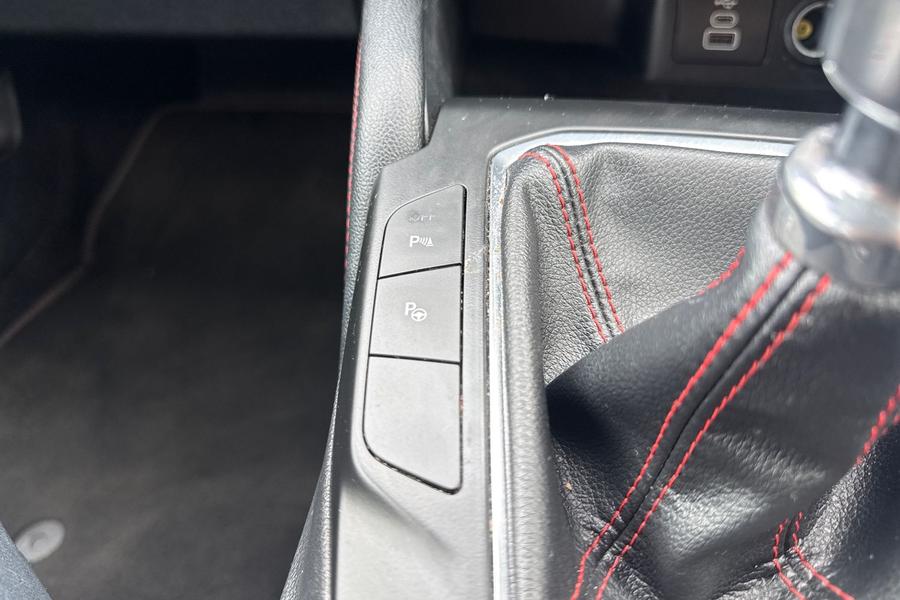 Ford KUGA Photo autoimg-b5c56a6337908d704c49c491aad0110eb5b13d59.jpg