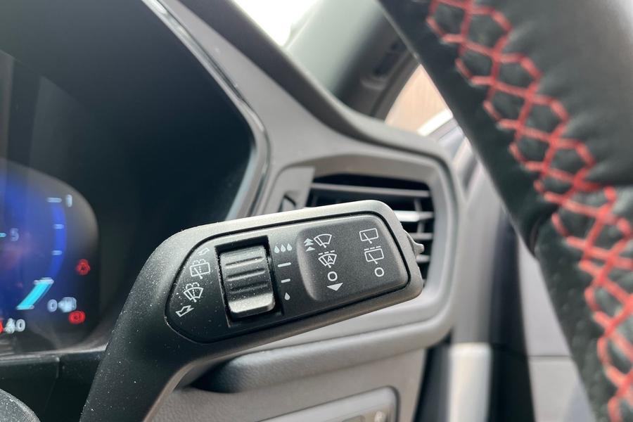 Ford KUGA Photo autoimg-b5c640bf386737d8130037d13e1c4e893ab382d5.jpg