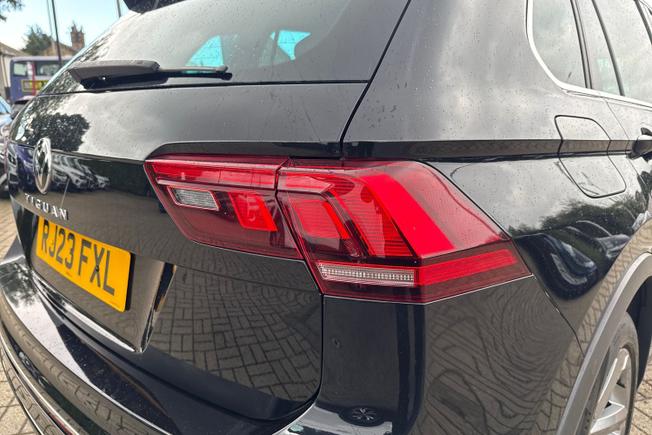 VOLKSWAGEN Tiguan Photo 18