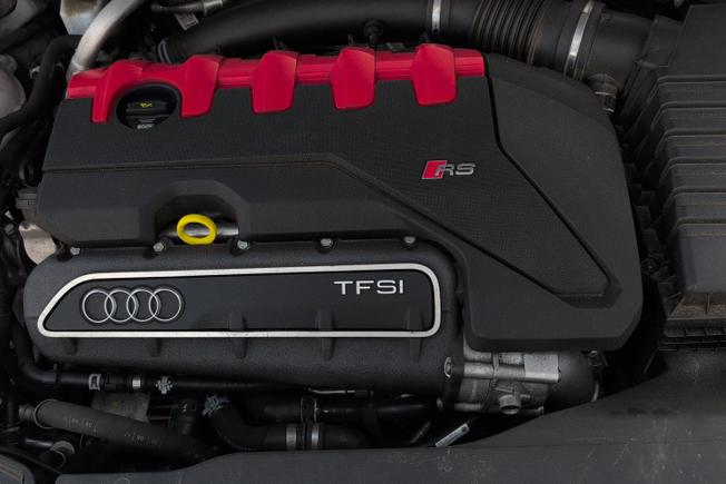 AUDI RS3 Photo 28