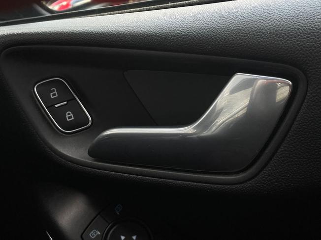 FORD Fiesta Photo 28