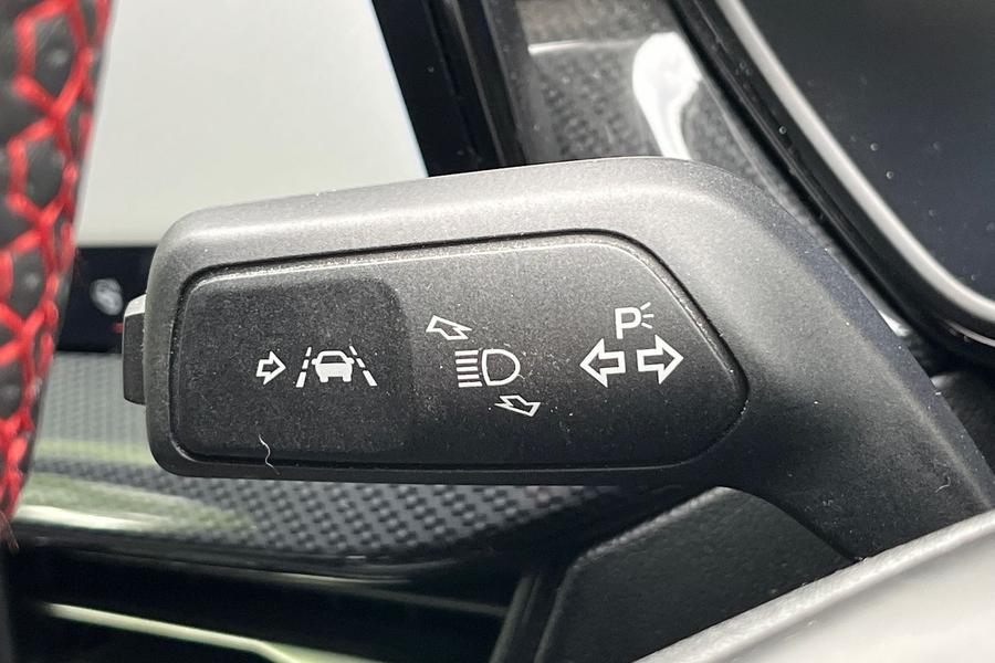 Ford Focus Photo autoimg-b5d4d22c2657fcbb15d37140b6ff84ffbfd4b8d1.jpg