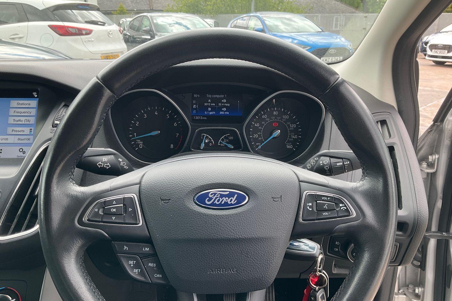 Ford FOCUS Photo 11