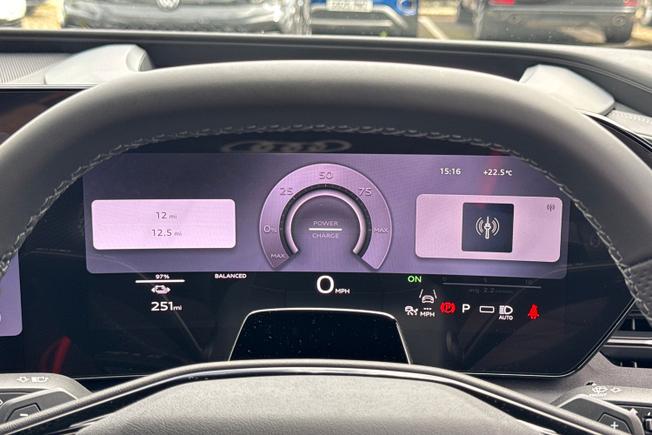Audi Q6 e-tron Photo 15