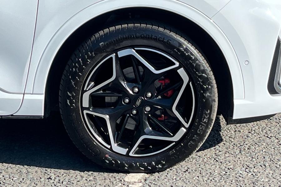 Ford KUGA Photo autoimg-b5dde1e2e826f74c7a5cae2da3e4fed07474747e.jpg