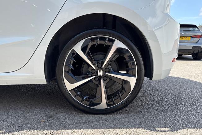 SEAT Ibiza Photo 24