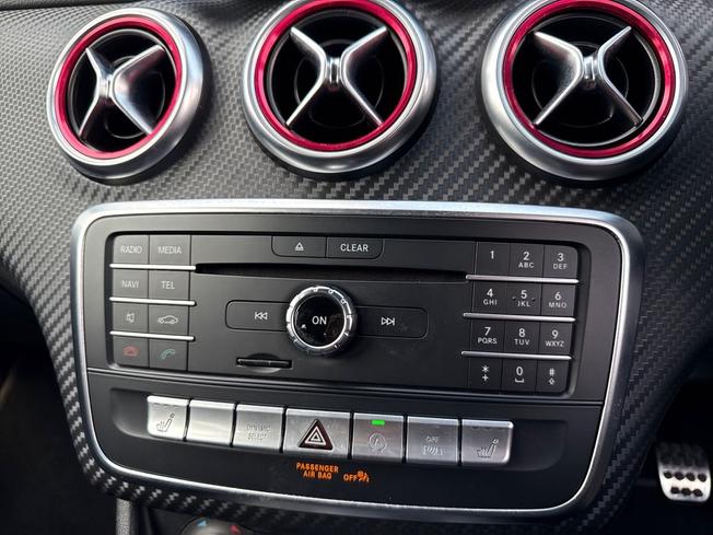 MERCEDES-BENZ A Class Photo 32