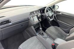 VOLKSWAGEN Tiguan Photo 2
