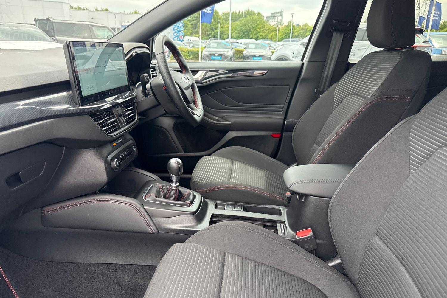 Ford FOCUS Photo 18