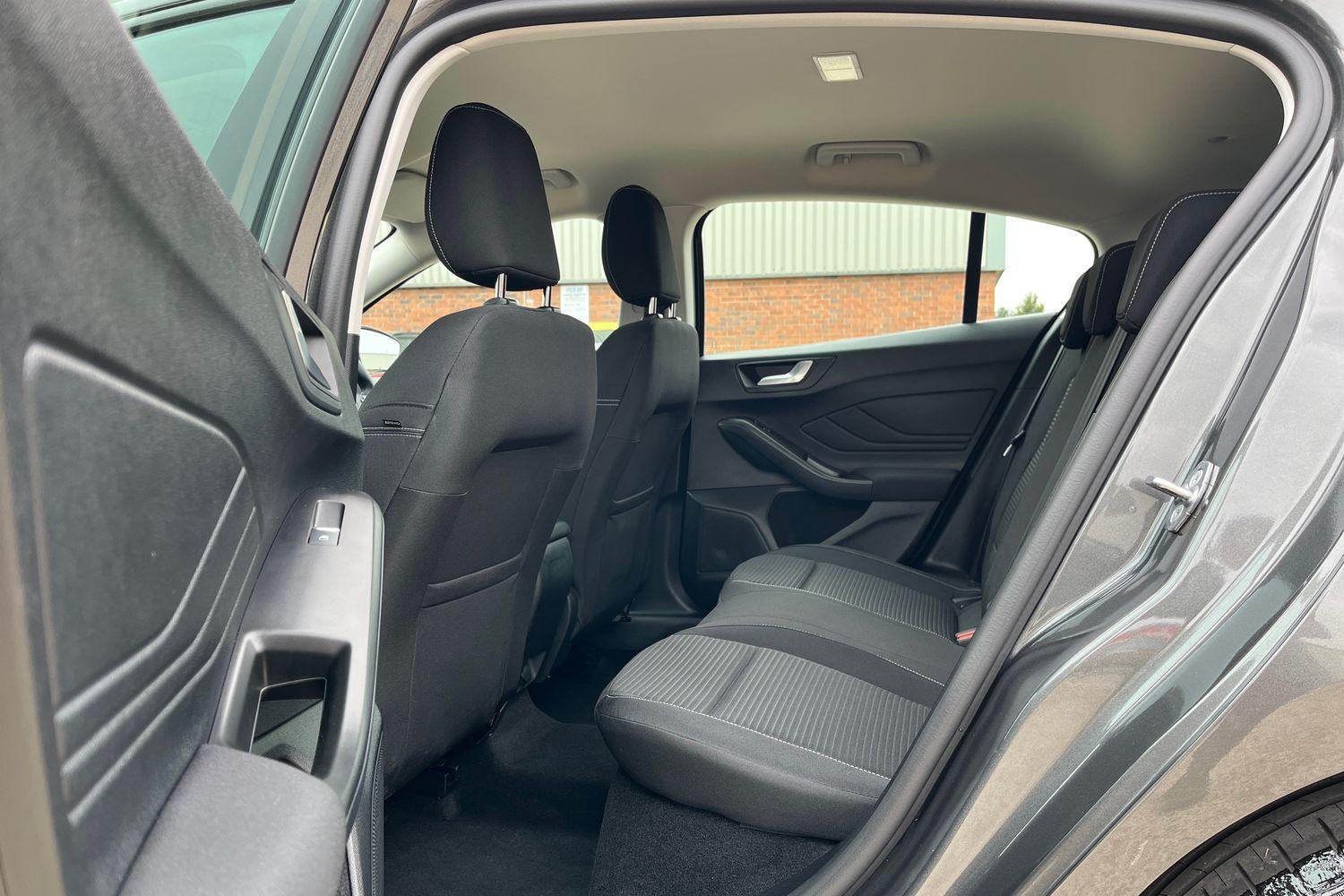 Ford Focus Photo 24