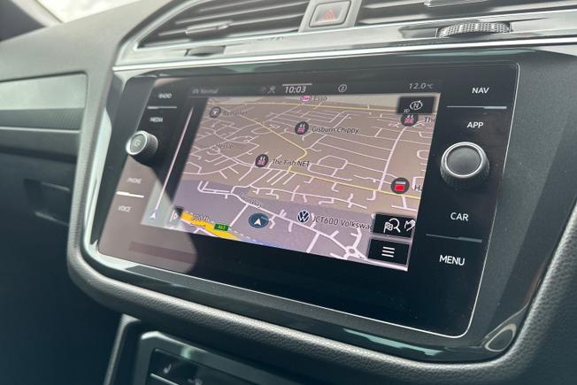 VOLKSWAGEN Tiguan Photo 14