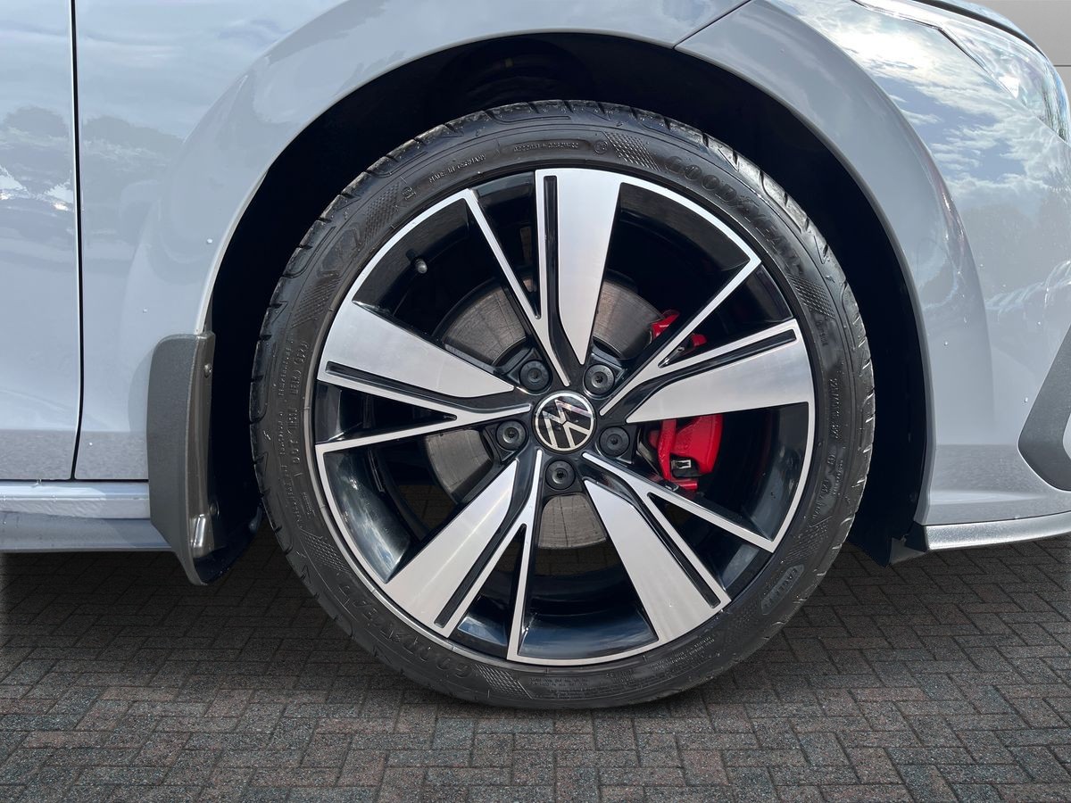 Volkswagen Golf Photo 8