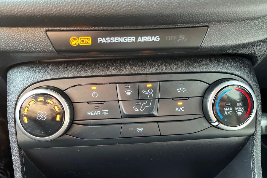 Ford FIESTA Photo autoimg-b5f21d70085b33cb623d105f16ae77ec50da960e.jpg