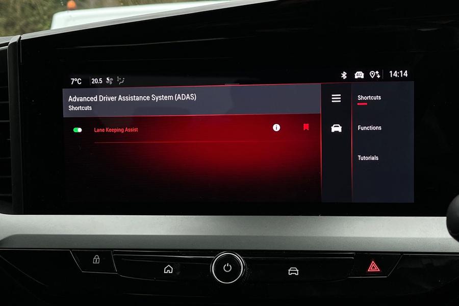 Vauxhall Mokka Photo autoimg-b5f229f70bc999bd437c7284149a87a8126fa128.jpg