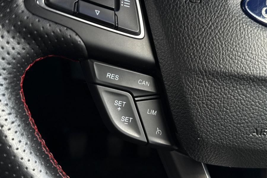 Ford EcoSport Photo autoimg-b5fbf265e7c09110819dd456419733f4e3565093.jpg
