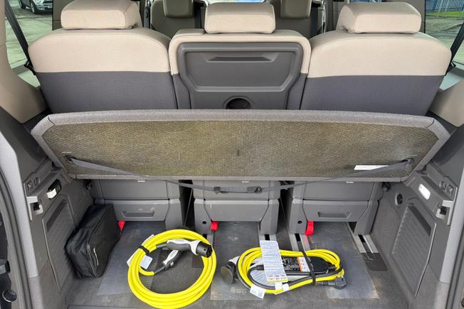 VOLKSWAGEN Multivan Photo 12