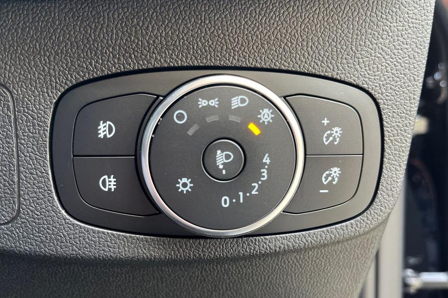 Ford Focus Photo autoimg-b600168b9ad34c1f2aaef5c1960ef8f13354f0a6.jpg