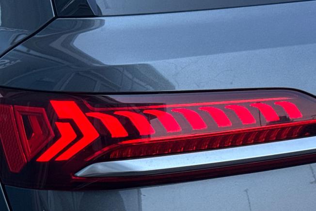 AUDI Sq7 Photo 18