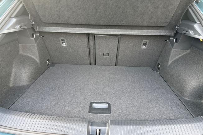 Volkswagen T-Roc Photo 12