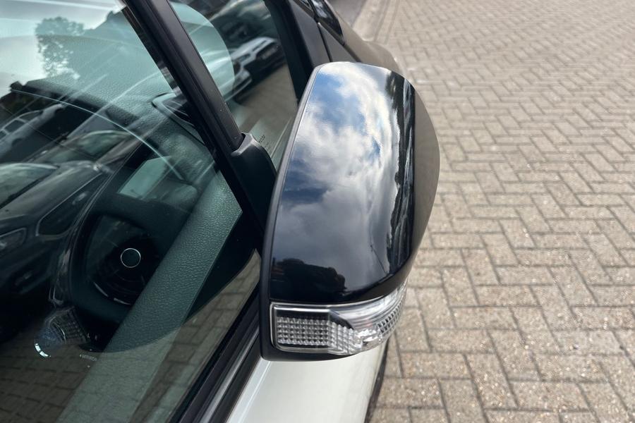 Toyota Yaris Photo autoimg-b609bc750eb4300b20dfdf514f48137b53ab8c00.jpg