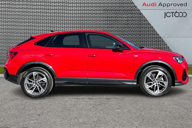 AUDI Q3 Photo 4