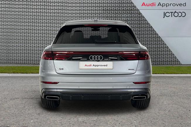 AUDI Q8 Photo 7