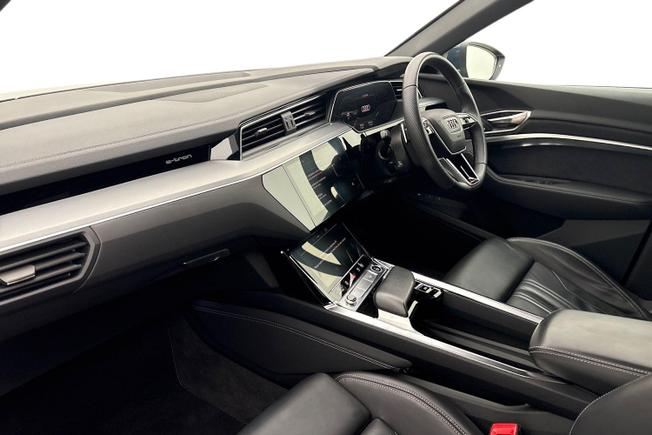 AUDI Q8 e-tron Photo 2