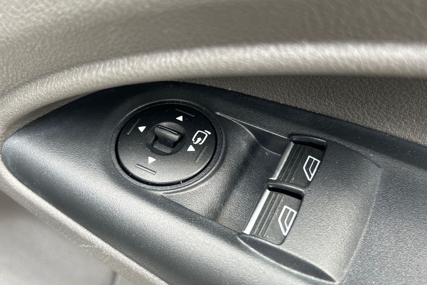 Ford TRANSIT CONNECT Photo 31