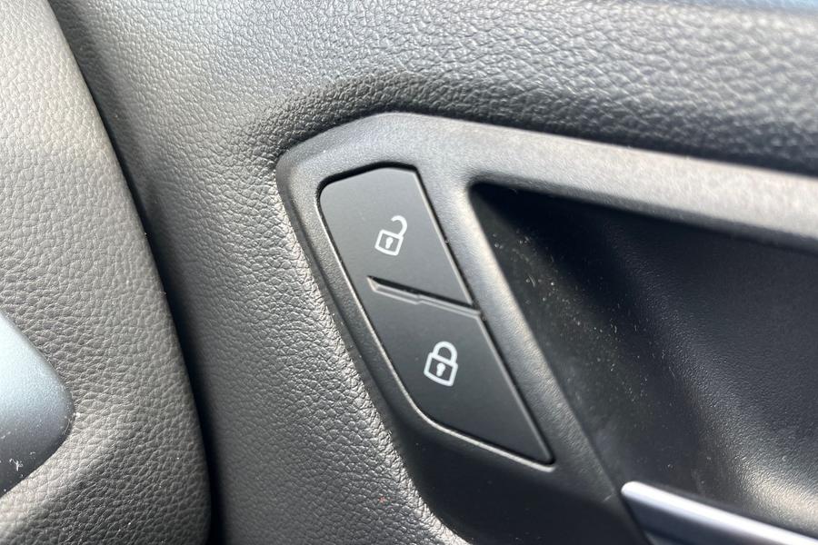 Volkswagen T-ROC Photo autoimg-b6136ef8840864f9ee4fa95a88bf5638a9431159.jpg