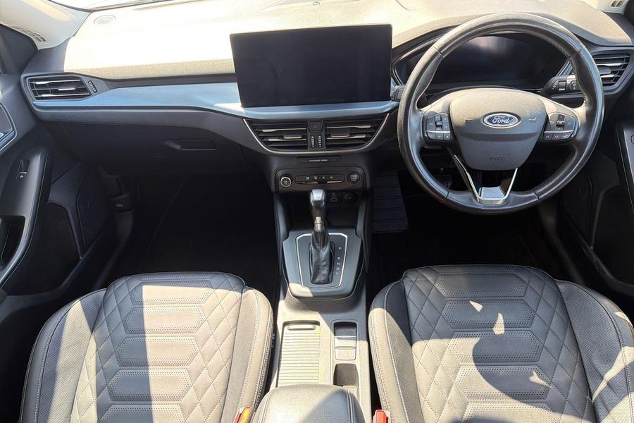 Ford FOCUS Photo autoimg-b61885db557b0412732133a3573a96b4a4266618.jpg
